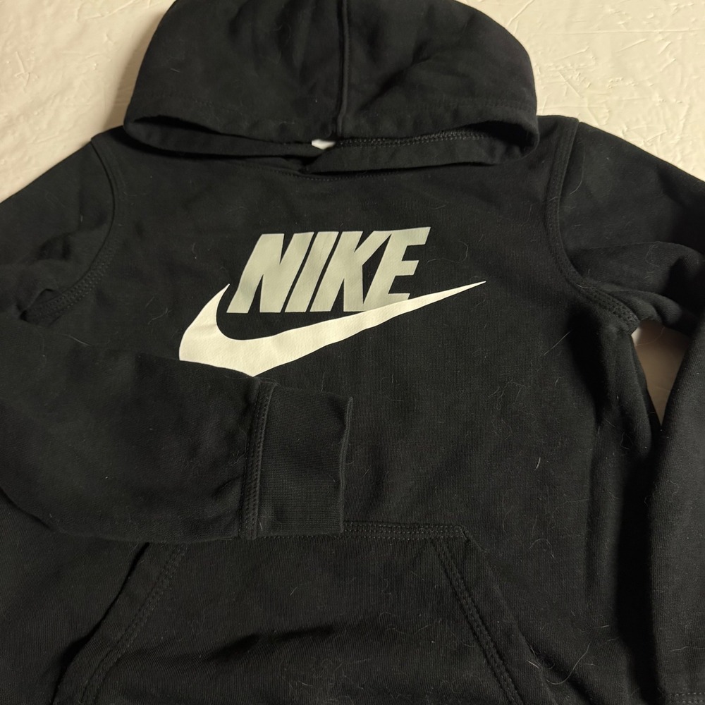 Nike Kids Sportswear Pullover Hoodie Black Silver Logo Size 7 L 6-7YRS